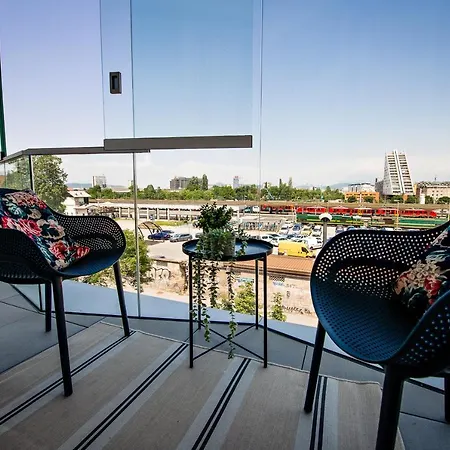Sodoben Apartma V Centru Ljubljane Appartamento Lubiana